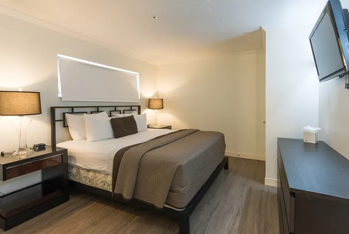 Queen Suite at Hibiscus Suites